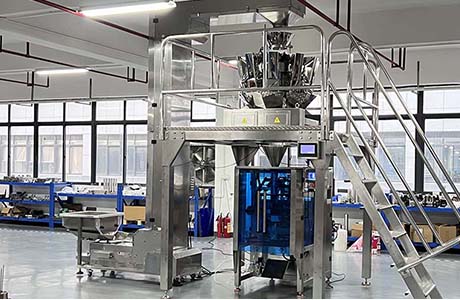  How does an automatic granule packing machine work?