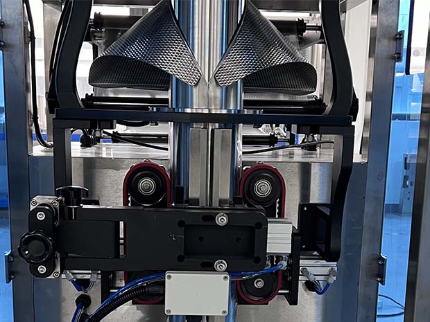 vertical packaging machine-5