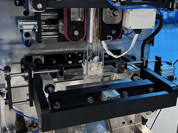 vertical packaging machine-6